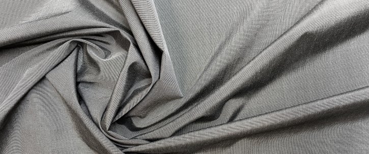 Anzug-Seide mittelgrau