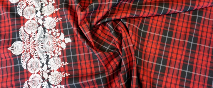 Schurwollmischung mit Karomuster und Stickereibordüre