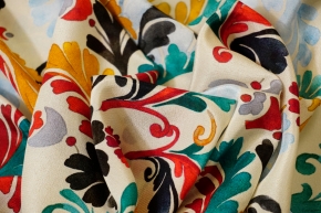 Silk crepe - leaves with border