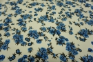 Seide - blaue Blumen auf beige