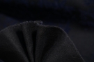 Schurwollmischung mit Samt - schwarz/blau